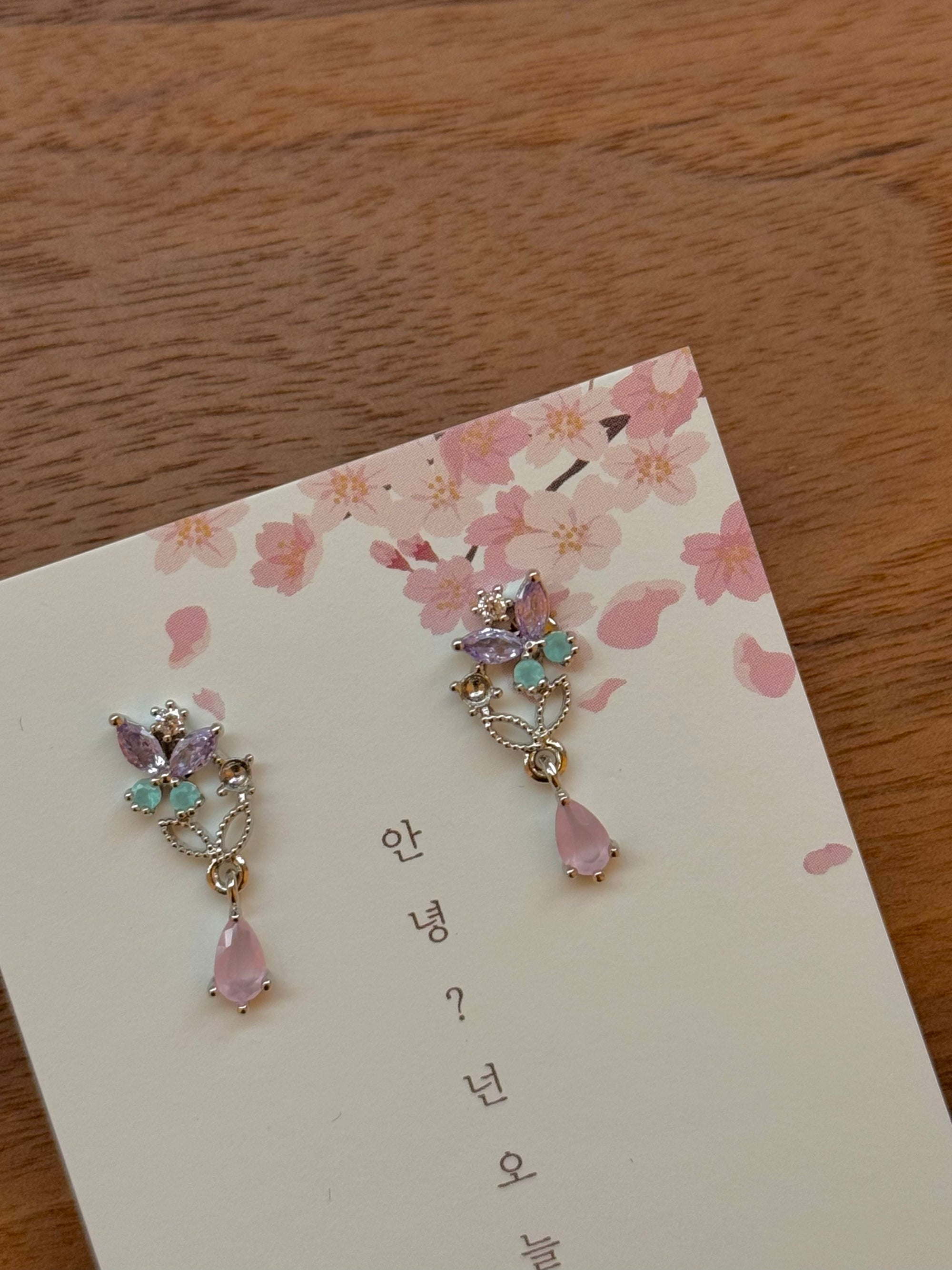 Ethereal Butterfly Flight - Argent